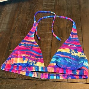 M Oakley Bright Hawaiian Like Print Swimsuit Top